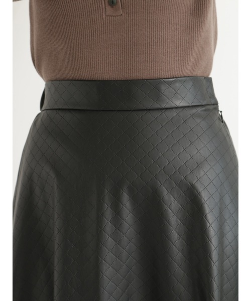 Te chichi（テチチ）の「キルト風パンチングレザーフレアスカート（スカート・レディース・カーキ/ブラック・SMALL/MEDIUM）」の21枚目の写真