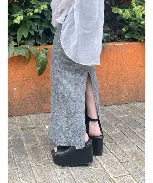 EVRIS（エヴリス）の「バックルデザインプラットフォームサンダル（サンダル・レディース・ブラック/オレンジ・SMALL/MEDIUM/LARGE）」の4枚目の写真