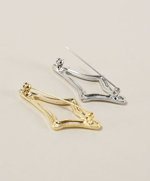 styiro（スタイロ）の「メタルフレームブローチ（ブローチ/コサージュ・レディース・シルバー系その他/ゴールド系その他/シルバー系その他2/ゴールド系その他2/シルバー系その他3/シルバー系その他4/シルバー系その他5/ゴールド系その他3/ゴールド系その他4/ゴールド系その他5・FREE）」の15枚目の写真