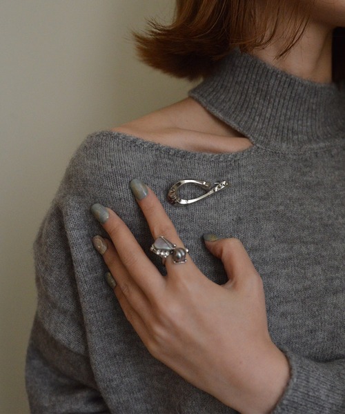 styiro（スタイロ）の「メタルフレームブローチ（ブローチ/コサージュ・レディース・シルバー系その他/ゴールド系その他/シルバー系その他2/ゴールド系その他2/シルバー系その他3/シルバー系その他4/シルバー系その他5/ゴールド系その他3/ゴールド系その他4/ゴールド系その他5・FREE）」の21枚目の写真