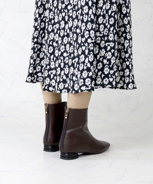 LibertyDoll(リバティードール)の「LibertyDoll/スクエアトゥ変形ヒールショートブーツ(9096)(ブーツ・レディース・ダークブラウン/ブラック・L/M/S/LL)」の7枚目の写真