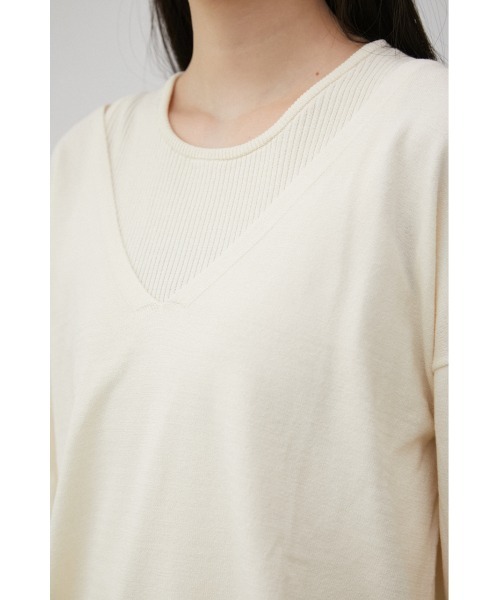AZUL by moussy（アズールバイマウジー）の「2WAY LAYERED DEEP V/N TOPS/2WAYレイヤードディープブイネックトップス（シャツ/ブラウス・レディース・ブラック/オフホワイト/オレンジ・SMALL/MEDIUM）」の10枚目の写真