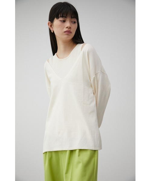 AZUL by moussy（アズールバイマウジー）の「2WAY LAYERED DEEP V/N TOPS/2WAYレイヤードディープブイネックトップス（シャツ/ブラウス・レディース・ブラック/オフホワイト/オレンジ・SMALL/MEDIUM）」の5枚目の写真