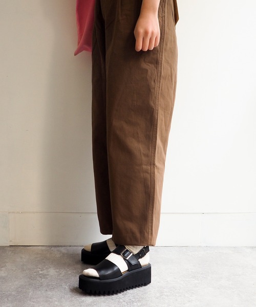 あしながおじさん(アシナガオジサン)の「厚底サンダル 7210093(サンダル・レディース・ダークブラウン/ライトグレー/ブラック・22.5cm/23.0cm/23.5cm/24.0cm/24.5cm)」の6枚目の写真