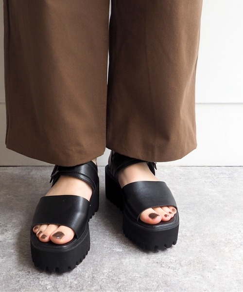 あしながおじさん(アシナガオジサン)の「厚底サンダル 7210093(サンダル・レディース・ダークブラウン/ライトグレー/ブラック・22.5cm/23.0cm/23.5cm/24.0cm/24.5cm)」の21枚目の写真