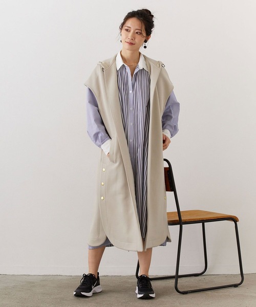 NICOLE white（ニコルホワイト）の「フードロングベスト／ダンボール