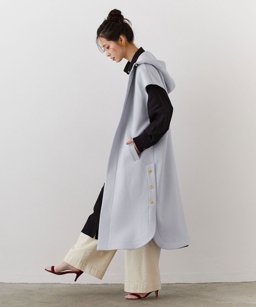 新品 クニオコレクション 動物柄ノースリーブロングベスト フード付き 新品 クニオコレクション 動物柄ノースリーブロングベスト フード付き