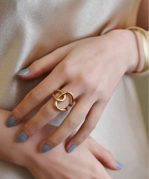 styiro(スタイロ)の「ニッケルフリー クロスライン メタルリング(リング・レディース・シルバー/ゴールド/シルバー系2/ゴールド系2・FREE)」の1枚目の写真