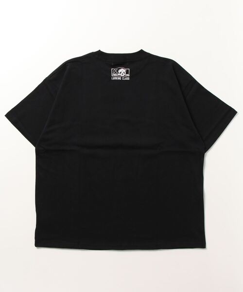 LURKING CLASS(ラーキングクラス)の「【ムラサキスポーツ別注】LURKING CLASS/ラーキングクラス オーバーサイズ グラフィックプリント クルーネックTシャツ/半袖Tシャツ ST23STM07(Tシャツ/カットソー・メンズ・ブラック/ホワイト・M/L/XL)」の11枚目の写真