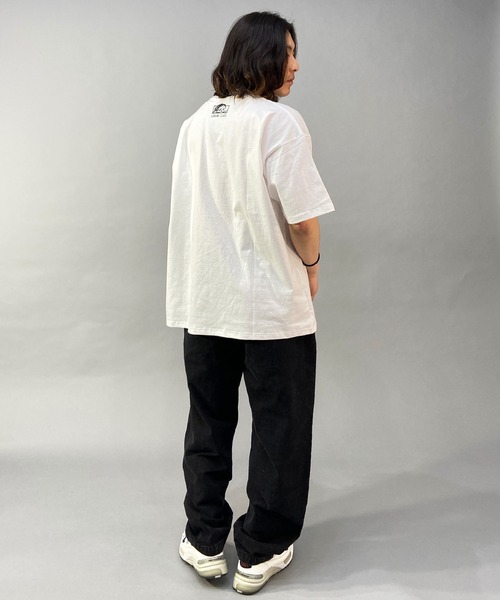 LURKING CLASS(ラーキングクラス)の「【ムラサキスポーツ別注】LURKING CLASS/ラーキングクラス オーバーサイズ グラフィックプリント クルーネックTシャツ/半袖Tシャツ ST23STM07(Tシャツ/カットソー・メンズ・ブラック/ホワイト・M/L/XL)」の12枚目の写真