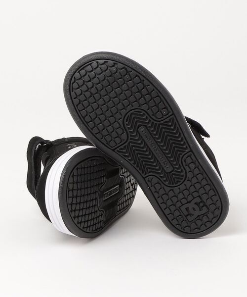 DC（ディーシー）の「DC/ディーシー キッズ スケシュー MANTECA 4 V SN DK231001（スニーカー・キッズ・ホワイト×ブラック/ホワイト×グリーン/ブラック×ホワイト・23.0cm/19.0cm/17.0cm/20.0cm/24.0cm/22.0cm/18.0cm/21.0cm）」の5枚目の写真