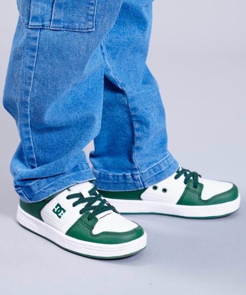 DC（ディーシー）の「DC/ディーシー キッズ スケシュー MANTECA 4 V SN DK231001（スニーカー・キッズ・ホワイト×ブラック/ホワイト×グリーン/ブラック×ホワイト・23.0cm/19.0cm/17.0cm/20.0cm/24.0cm/22.0cm/18.0cm/21.0cm）」の2枚目の写真