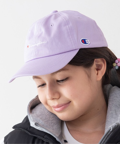 Champion(チャンピオン)の「【CHAMPION/チャンピオン】KIDS スクリプトローキャップ ワンポイントブランドロゴ刺繍 キッズ(キャップ・キッズ・オフホワイト/ラベンダー/ベージュ/ブルー系その他/ピンク/ミント/ブルー/ブラック/ダークブルー/ネイビー・FREE)」の2枚目の写真