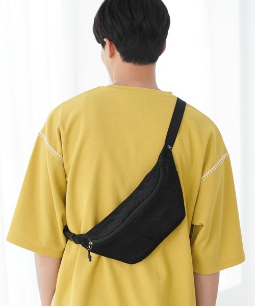 LAKOLE（ラコレ）の「メッシュボディバッグ / 191534（ボディバッグ/ウエストポーチ・メンズ・ブラック/ブラウン/シルバー・FREE）」の2枚目の写真