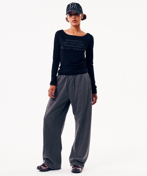 runningHIGH(ランニングハイ)の「【RUNNING HIGH 】レタリング スリム ロングスリーブ Tシャツ / LETTERING SLIM L/S TEE(Tシャツ/カットソー・レディース・ホワイト/ブラック/グレー/チャコール/ブラック×ブラック・FREE)」の15枚目の写真