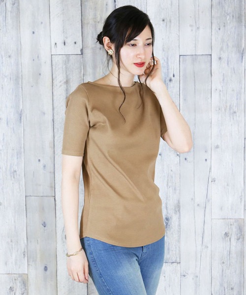 atONE(アットワン)の「atONE ボートネック5分袖コットンリブTシャツ(Tシャツ/カットソー・レディース・ベージュ/オフホワイト/ブラック・3L/LL/4L/M/L)」の1枚目の写真