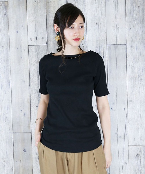 atONE(アットワン)の「atONE ボートネック5分袖コットンリブTシャツ(Tシャツ/カットソー・レディース・ベージュ/オフホワイト/ブラック・3L/LL/4L/M/L)」の3枚目の写真