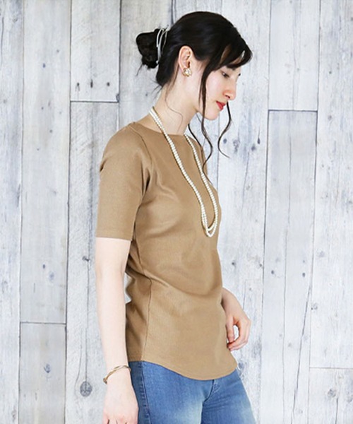 atONE(アットワン)の「atONE ボートネック5分袖コットンリブTシャツ(Tシャツ/カットソー・レディース・ベージュ/オフホワイト/ブラック・3L/LL/4L/M/L)」の13枚目の写真
