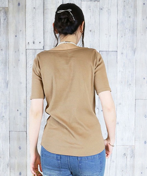 atONE(アットワン)の「atONE ボートネック5分袖コットンリブTシャツ(Tシャツ/カットソー・レディース・ベージュ/オフホワイト/ブラック・3L/LL/4L/M/L)」の17枚目の写真