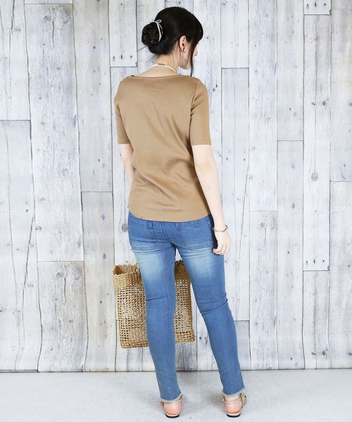 atONE(アットワン)の「atONE ボートネック5分袖コットンリブTシャツ(Tシャツ/カットソー・レディース・ベージュ/オフホワイト/ブラック・3L/LL/4L/M/L)」の16枚目の写真