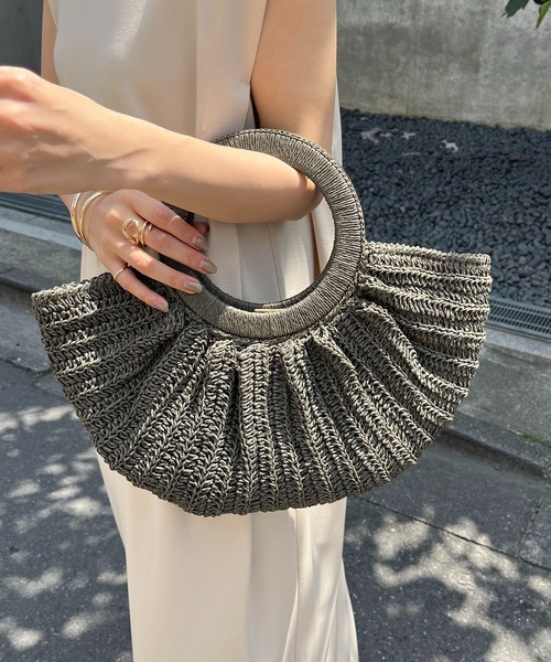 CAPRICIEUX LE'MAGE（カプリシューレマージュ）の「ギャザーペーパーバッグ（ハンドバッグ・レディース・チャコールグレー/ベージュ・FREE）」の2枚目の写真