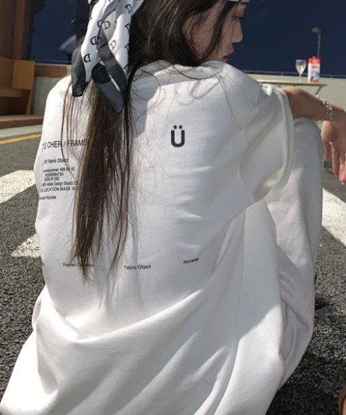 SHEENA(シーナ)の「綿100%、バックロゴルーズTシャツ(Tシャツ/カットソー・レディース・ホワイト/ブラック・M)」の4枚目の写真