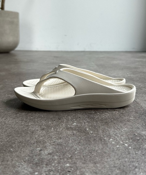 DouDou（ドゥドゥ）の「【TELIC/テリック】 FLIP FLOP（サンダル・レディース・キャメル/アイボリー/ブラック・SMALL/MEDIUM）」の7枚目の写真