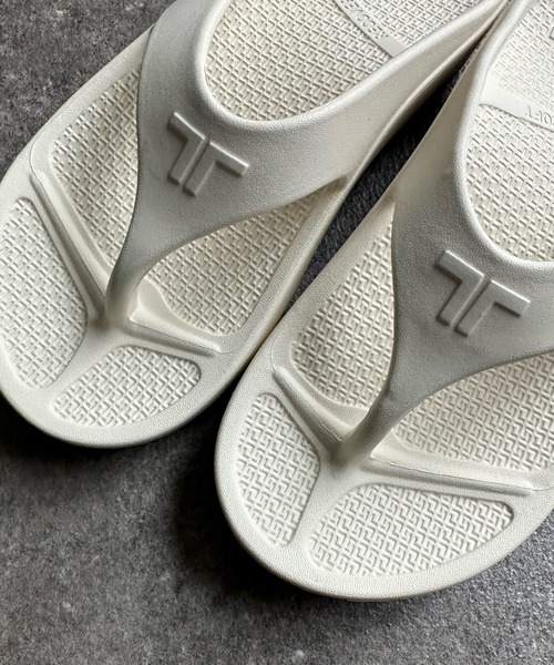 DouDou（ドゥドゥ）の「【TELIC/テリック】 FLIP FLOP（サンダル・レディース・キャメル/アイボリー/ブラック・SMALL/MEDIUM）」の9枚目の写真