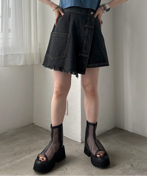 PAGEBOY(ページボーイ)の「デニムラップショートパンツ(デニムパンツ・レディース・ブラック/ブルー・FREE)」の2枚目の写真