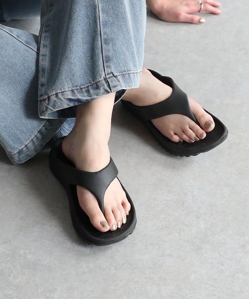 Riberry（リベリー）の「リカバリーサンダル（サンダル・レディース・ブラック/グリーン/ホワイト・MEDIUM/LARGE）」の3枚目の写真