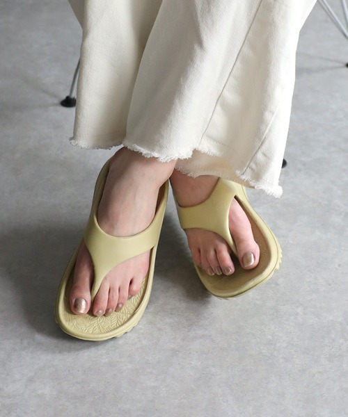 Riberry（リベリー）の「リカバリーサンダル（サンダル・レディース・ブラック/グリーン/ホワイト・MEDIUM/LARGE）」の16枚目の写真