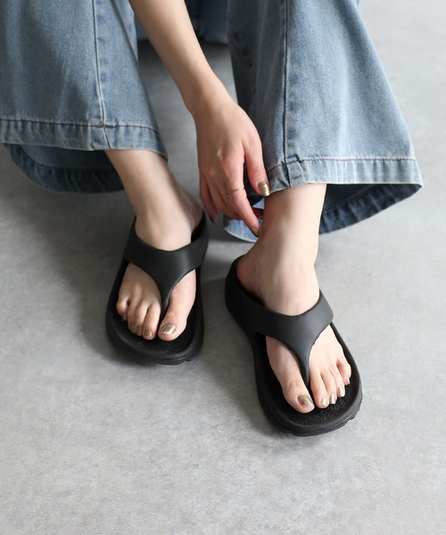 Riberry（リベリー）の「リカバリーサンダル（サンダル・レディース・ブラック/グリーン/ホワイト・MEDIUM/LARGE）」の18枚目の写真