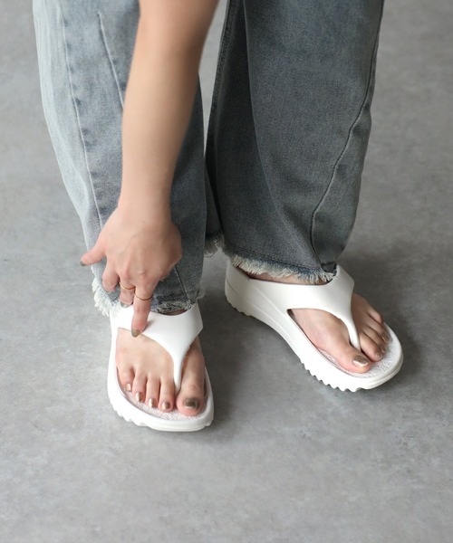 Riberry（リベリー）の「リカバリーサンダル（サンダル・レディース・ブラック/グリーン/ホワイト・MEDIUM/LARGE）」の10枚目の写真