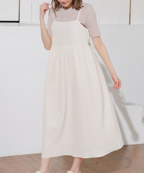 Honeys(ハニーズ)の「キャミワンピース(ワンピース・レディース・グレイッシュベージュ/ブラック/アイボリー・L/M/S/LL)」の1枚目の写真