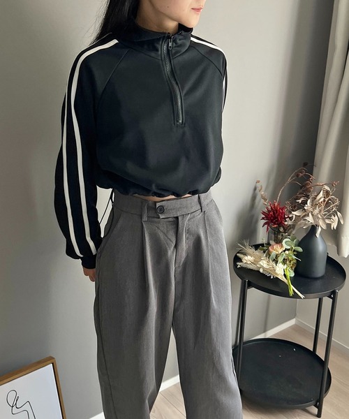 Jewelobe（ジュエローブ）の「ハーフジップラインスリーブクロップドスウェット（Tシャツ/カットソー・レディース・杢グレー/アイボリー/ブラック・FREE）」の3枚目の写真