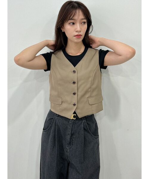dazzlin（ダズリン）の「ショートコンパクトベストトップス（ベスト・レディース・ベージュ/ブラウン・FREE）」の7枚目の写真