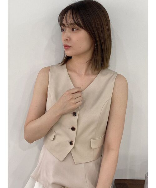 dazzlin（ダズリン）の「ショートコンパクトベストトップス（ベスト・レディース・ベージュ/ブラウン・FREE）」の11枚目の写真