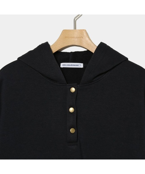 ROSASEN(ロサーセン)の「【Rosasen/GOLF】A-Line バックロゴデザインワンピース(ワンピース・レディース・グリーン/ネイビー・40)」の7枚目の写真