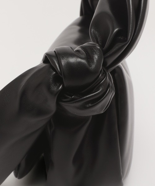 mysty woman（ミスティウーマン）の「パッファーショルダーBAG 974137（ハンドバッグ・レディース・ブラック/グリーン/アイボリー・FREE）」の8枚目の写真