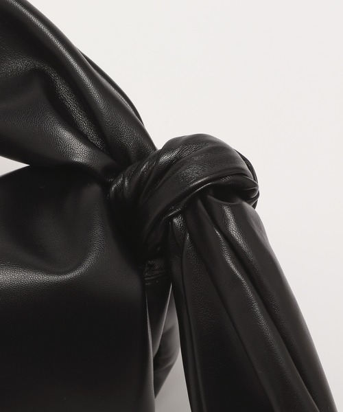 mysty woman（ミスティウーマン）の「パッファーショルダーBAG 974137（ハンドバッグ・レディース・ブラック/グリーン/アイボリー・FREE）」の11枚目の写真