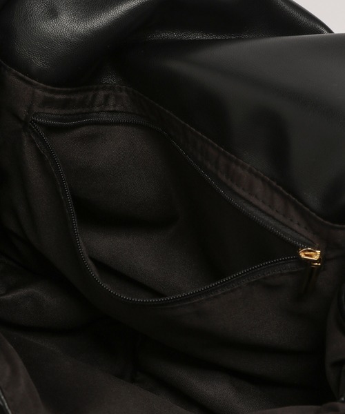 mysty woman（ミスティウーマン）の「パッファーショルダーBAG 974137（ハンドバッグ・レディース・ブラック/グリーン/アイボリー・FREE）」の13枚目の写真