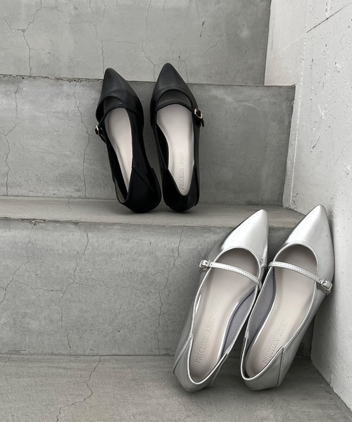 Doux archives（ドゥアルシーヴ）の「バブーシュストラップパンプス（パンプス・レディース・ブラック/シルバー・LARGE/MEDIUM）」の5枚目の写真