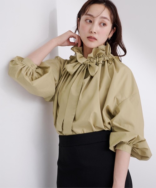 シャーリングフリルネックブラウス シャーリングフリルネックブラウス | NATURAL BEAUTY BASIC