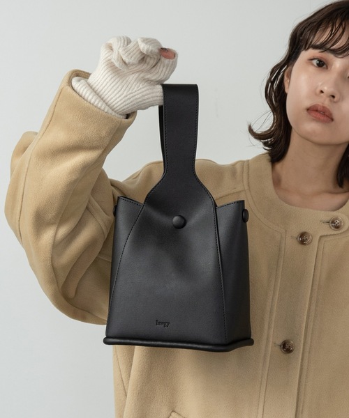 lawgy（ラウジー）の「one handle button arrange bag（ハンドバッグ・レディース・ベージュ/ブラウン/ブラック・FREE）」の2枚目の写真