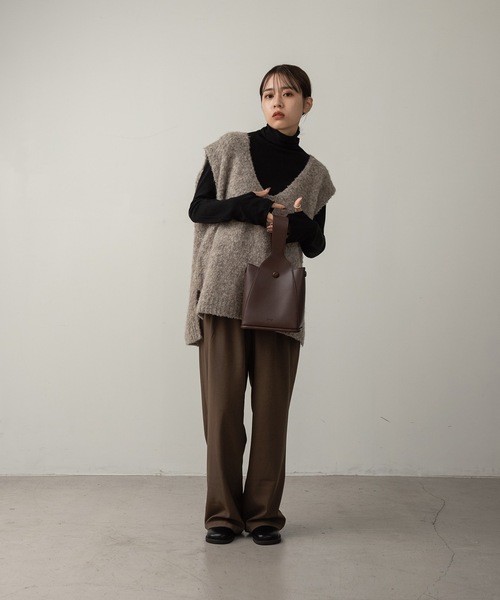 lawgy（ラウジー）の「one handle button arrange bag（ハンドバッグ・レディース・ベージュ/ブラウン/ブラック・FREE）」の8枚目の写真