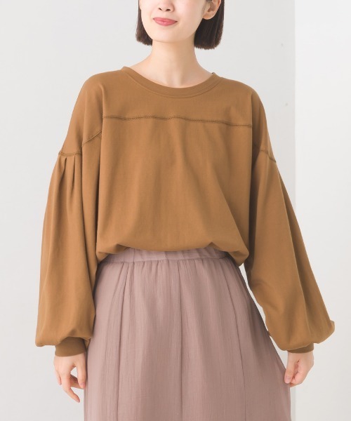 OMNES（オムネス）の「袖ボリュームタック長袖Tシャツ（Tシャツ/カットソー・レディース・ホワイト/グレー/キャメル/ブラック・FREE）」の5枚目の写真