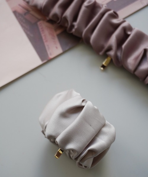 Port（ポート）の「ワンタッチ 大人可愛い 巻くだけ ヘアカフ / シュシュ ポニーフック（シュシュ・レディース・グレー/アイボリー/ブラック/ベージュ/ブラウン/ライトブラウン・FREE）」の6枚目の写真