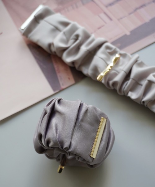 Port（ポート）の「ワンタッチ 大人可愛い 巻くだけ ヘアカフ / シュシュ ポニーフック（シュシュ・レディース・グレー/アイボリー/ブラック/ベージュ/ブラウン/ライトブラウン・FREE）」の2枚目の写真