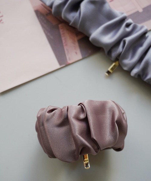 Port（ポート）の「ワンタッチ 大人可愛い 巻くだけ ヘアカフ / シュシュ ポニーフック（シュシュ・レディース・グレー/アイボリー/ブラック/ベージュ/ブラウン/ライトブラウン・FREE）」の12枚目の写真