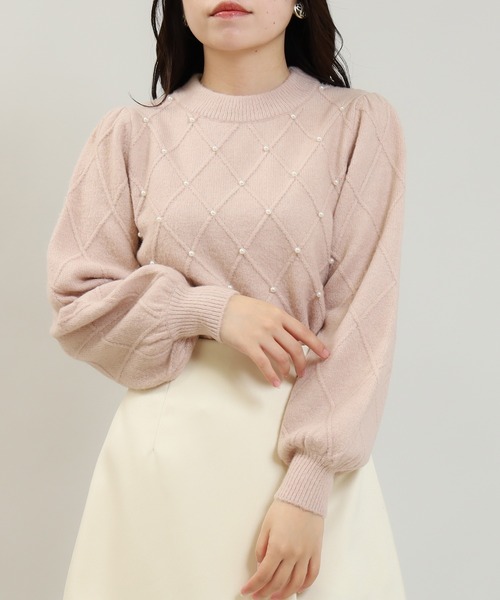 ASTORIA ODIER(アストリアオディール)の「フラッフィーパール装飾ダイア柄ニット(ニット/セーター・レディース・ピンク/ホワイト/ライトグレー/ラベンダー・MEDIUM)」の4枚目の写真